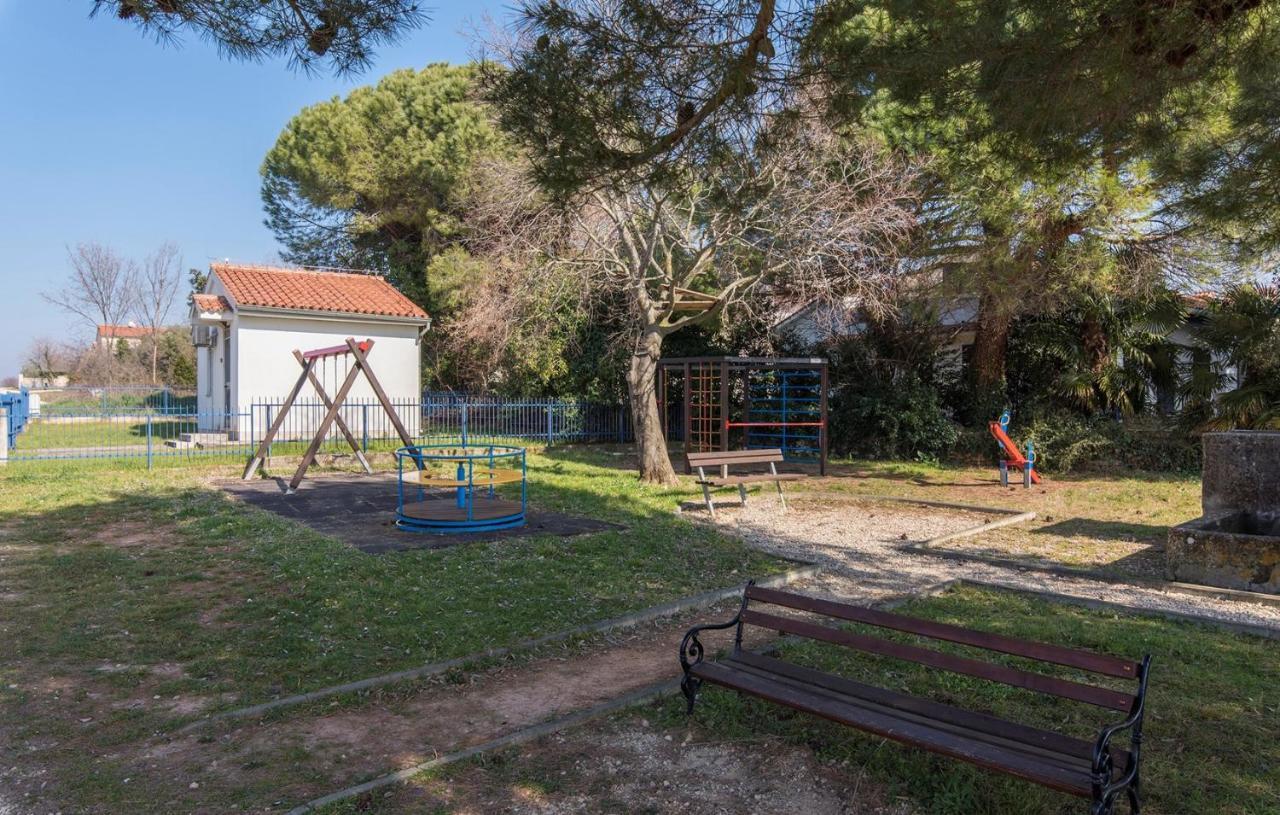 Apartment Complex Orzan Lovrecica エクステリア 写真